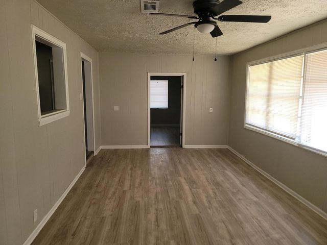 5934 Ridgeway Drive, Houston, TX 77033