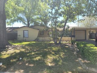 5934 Ridgeway Drive, Houston, TX 77033