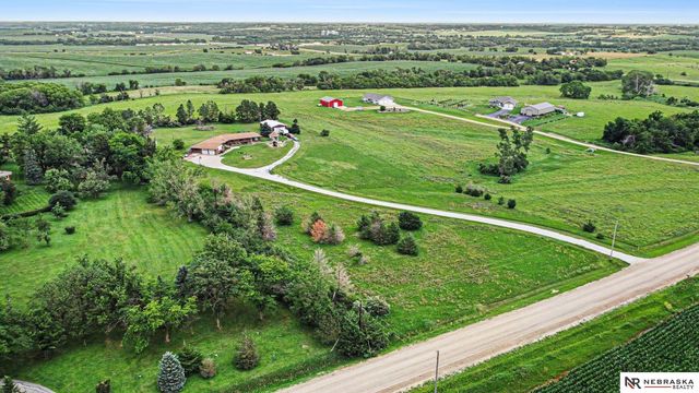 6100 W Waverly Road, Raymond, NE 68428
