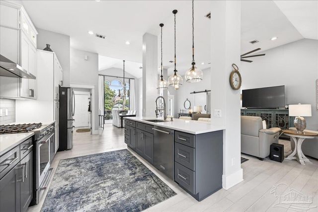 627 Bayshore Dr, Miramar Beach, FL 32550