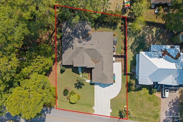 627 Bayshore Dr, Miramar Beach, FL 32550