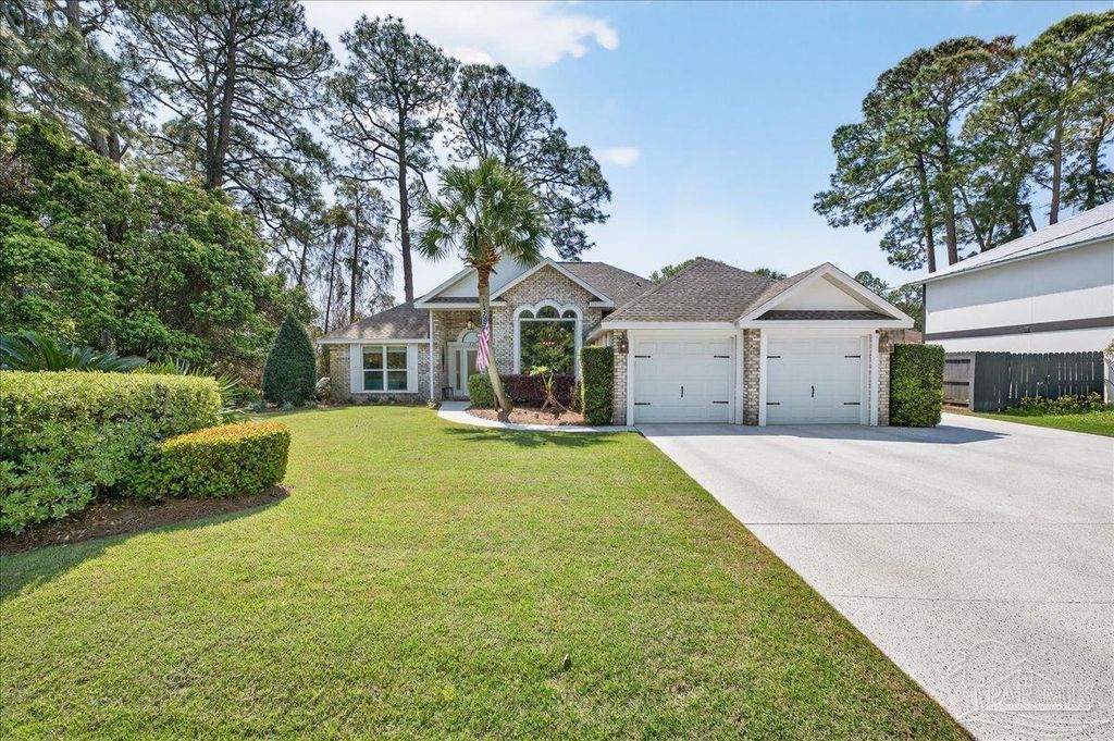 627 Bayshore Dr, Miramar Beach, FL 32550