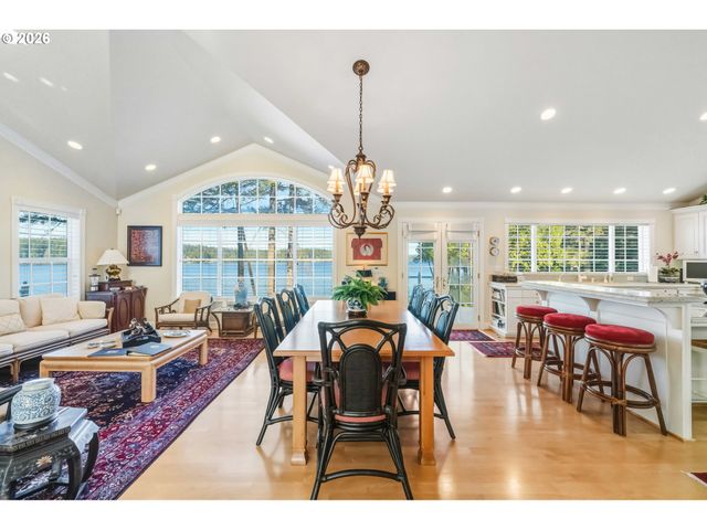 -1 WOODLAND Ln, Florence, OR 97439