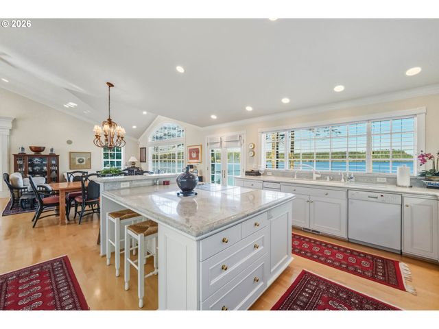 -1 WOODLAND Ln, Florence, OR 97439