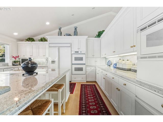 -1 WOODLAND Ln, Florence, OR 97439