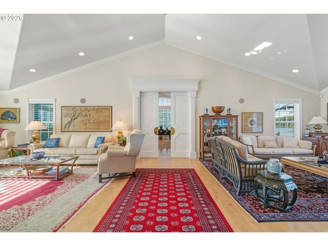 -1 WOODLAND Ln, Florence, OR 97439