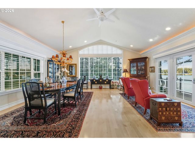 -1 WOODLAND Ln, Florence, OR 97439