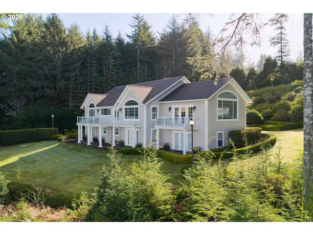 -1 WOODLAND Ln, Florence, OR 97439