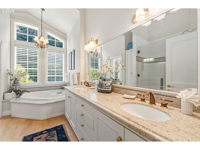 -1 WOODLAND Ln, Florence, OR 97439