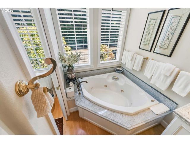 -1 WOODLAND Ln, Florence, OR 97439