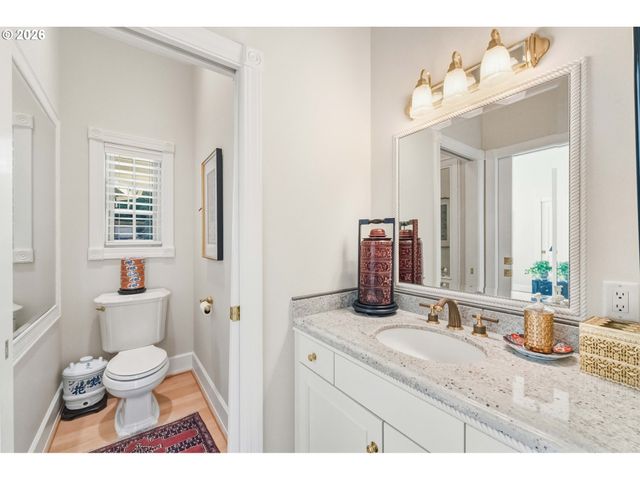 -1 WOODLAND Ln, Florence, OR 97439