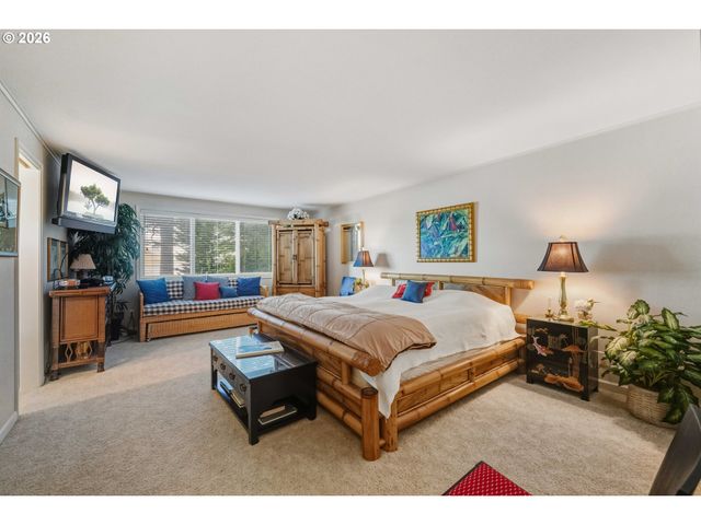 -1 WOODLAND Ln, Florence, OR 97439