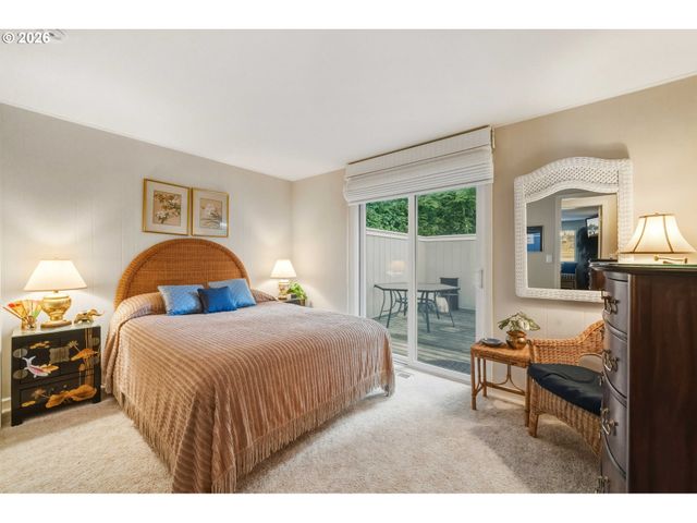 -1 WOODLAND Ln, Florence, OR 97439