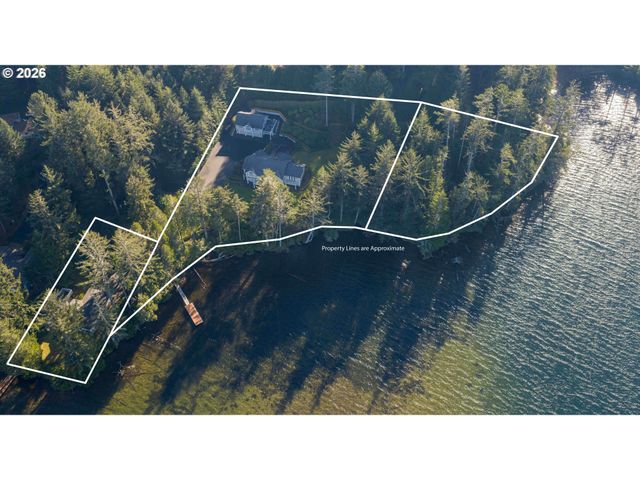 -1 WOODLAND Ln, Florence, OR 97439