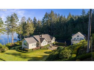 -1 WOODLAND Ln, Florence, OR 97439