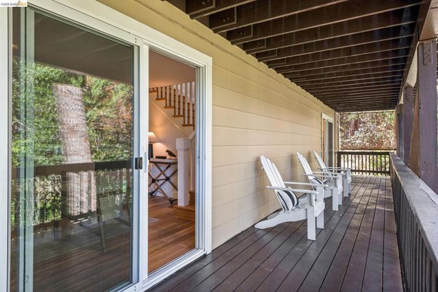 6680 Saroni Dr, Oakland, CA 94611