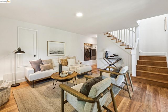 6680 Saroni Dr, Oakland, CA 94611