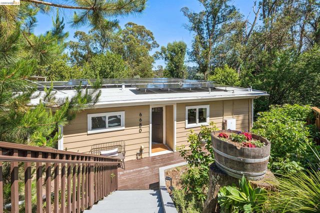 6680 Saroni Dr, Oakland, CA 94611