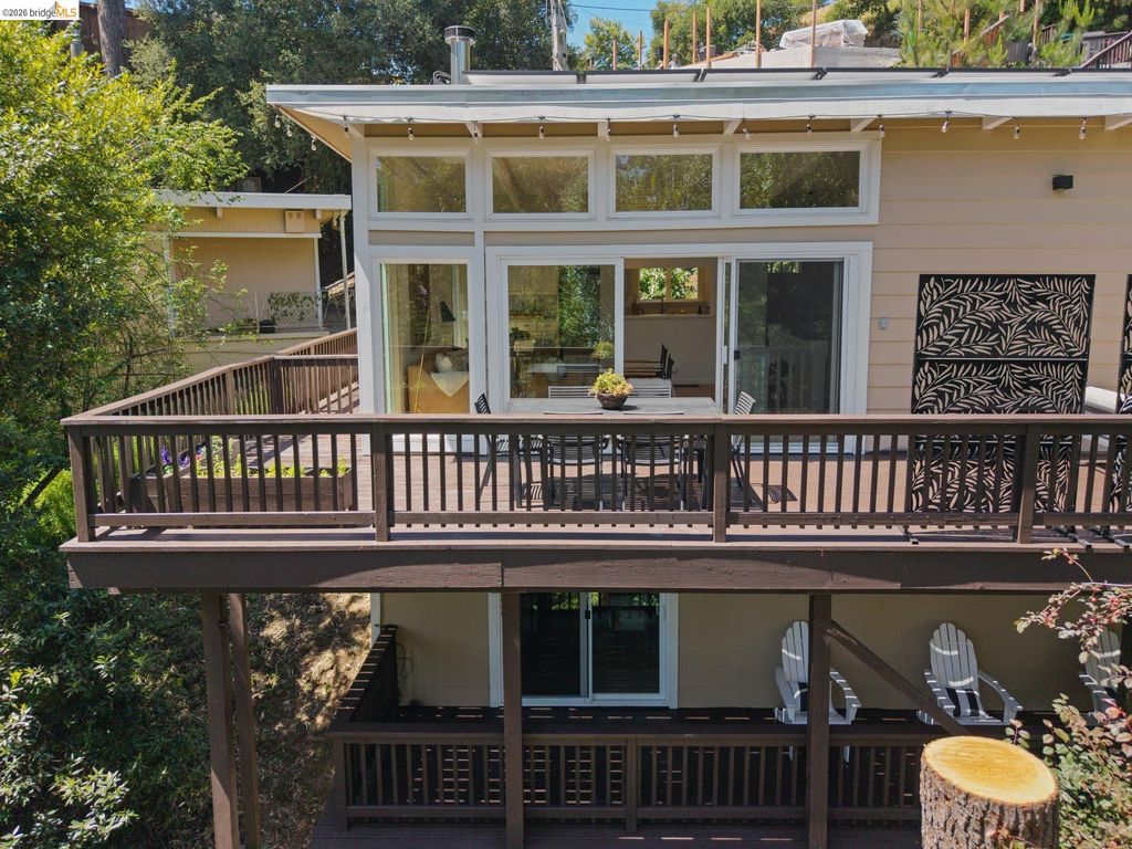 6680 Saroni Dr, Oakland, CA 94611