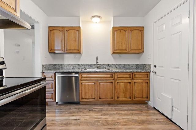 5200 Whittier Dr, Sacramento, CA 95820