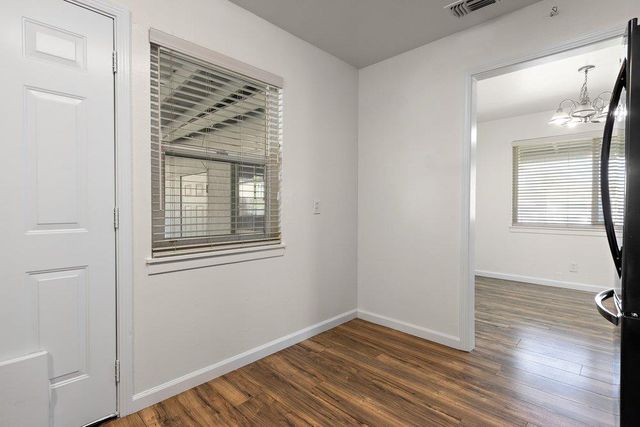 5200 Whittier Dr, Sacramento, CA 95820