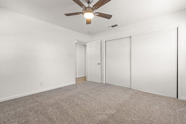 5200 Whittier Dr, Sacramento, CA 95820