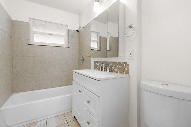 5200 Whittier Dr, Sacramento, CA 95820