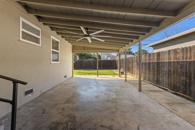 5200 Whittier Dr, Sacramento, CA 95820