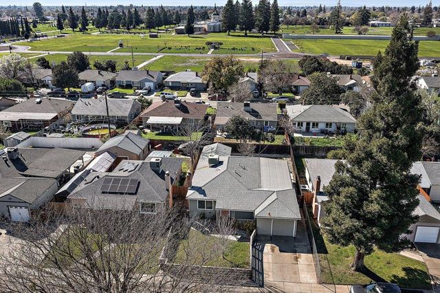 5200 Whittier Dr, Sacramento, CA 95820