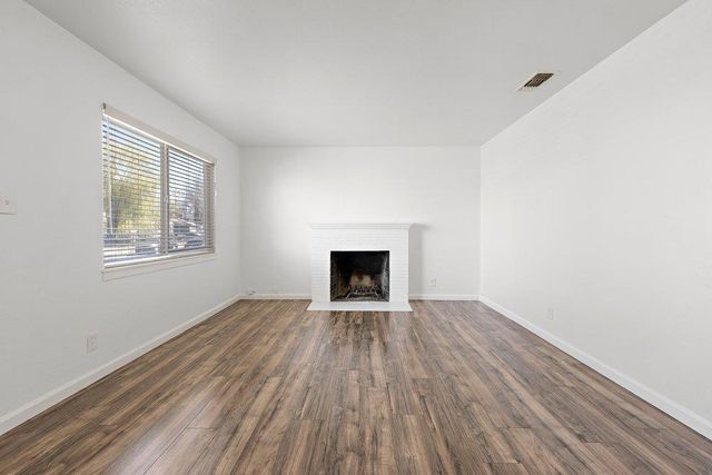 5200 Whittier Dr, Sacramento, CA 95820