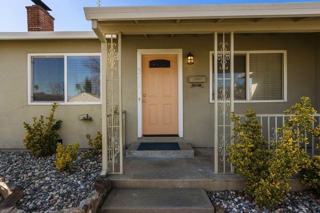 5200 Whittier Dr, Sacramento, CA 95820