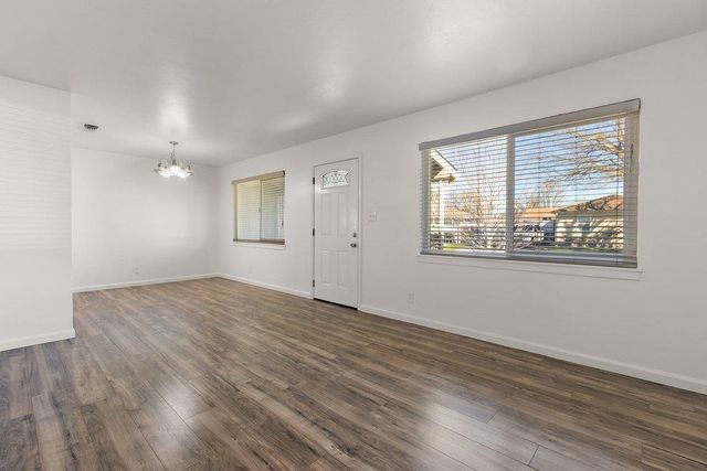 5200 Whittier Dr, Sacramento, CA 95820