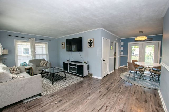 2102 55th Street, Des Moines, IA 50310