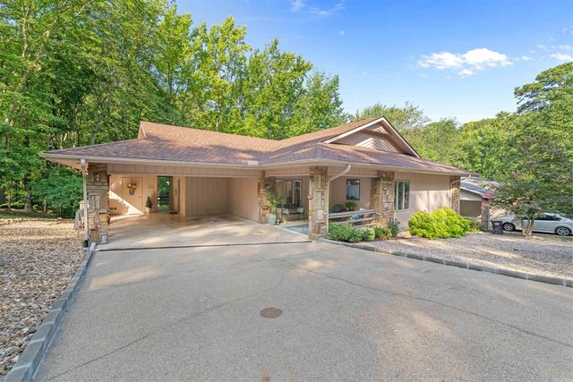 2 Charnela Lane, Hot Springs Village, AR 71909