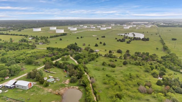 1402 SW County Road 1030 Road, Corsicana, TX 75110