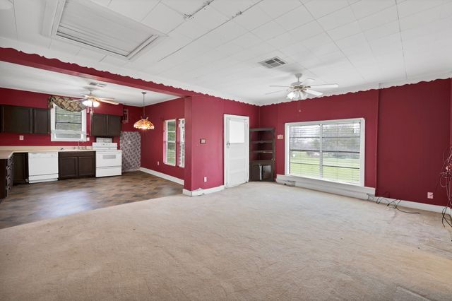1402 SW County Road 1030 Road, Corsicana, TX 75110