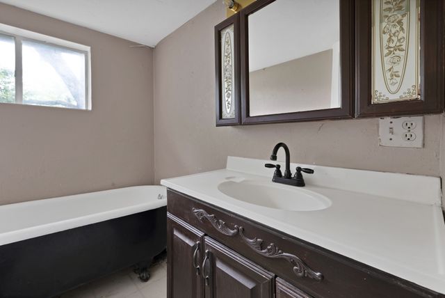 1402 SW County Road 1030 Road, Corsicana, TX 75110