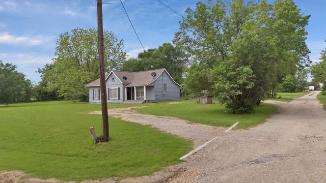 1402 SW County Road 1030 Road, Corsicana, TX 75110