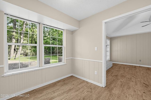 104 Roanwood Court, Clinton, MS 39056