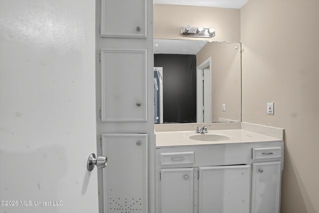 104 Roanwood Court, Clinton, MS 39056