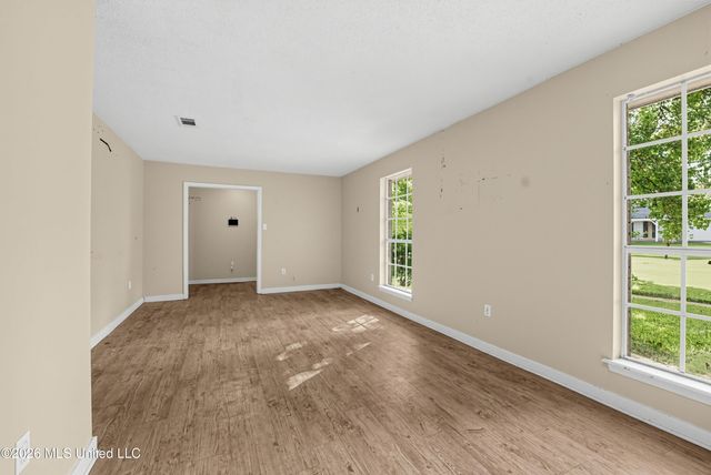 104 Roanwood Court, Clinton, MS 39056