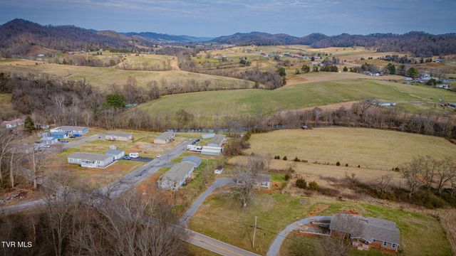 192 Meadow View Road, Rogersville, TN 37857