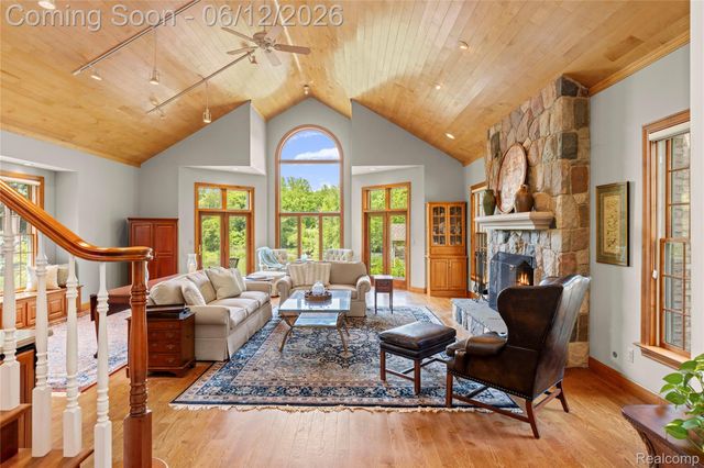905 Spring Drive, Northville Township, MI 48167