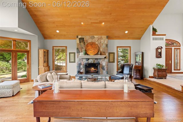 905 Spring Drive, Northville Township, MI 48167