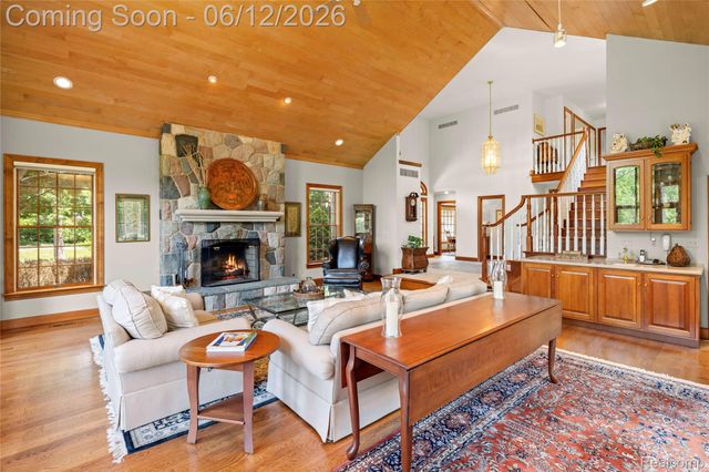 905 Spring Drive, Northville Township, MI 48167