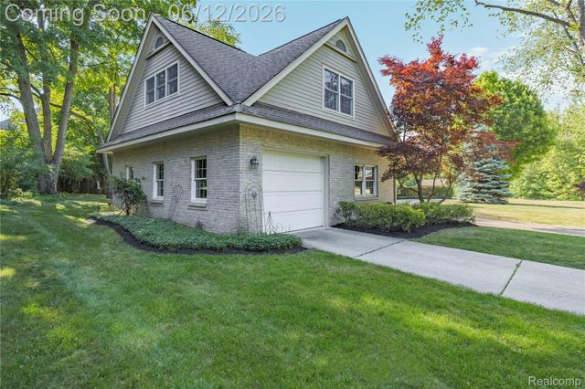 905 Spring Drive, Northville Township, MI 48167