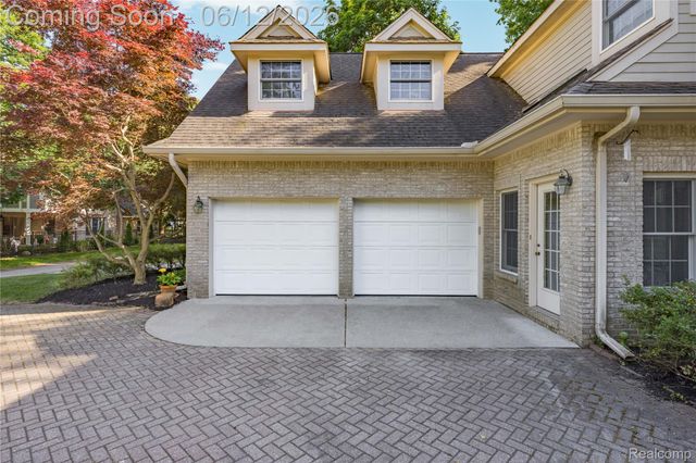 905 Spring Drive, Northville Township, MI 48167