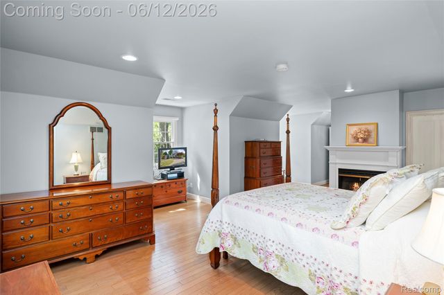 905 Spring Drive, Northville Township, MI 48167