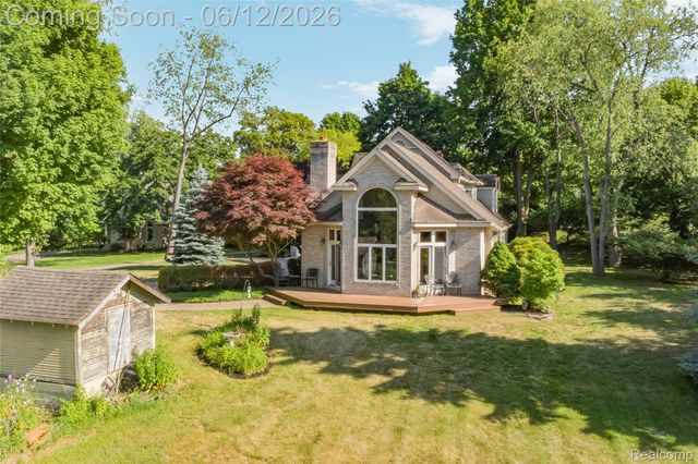 905 Spring Drive, Northville Township, MI 48167