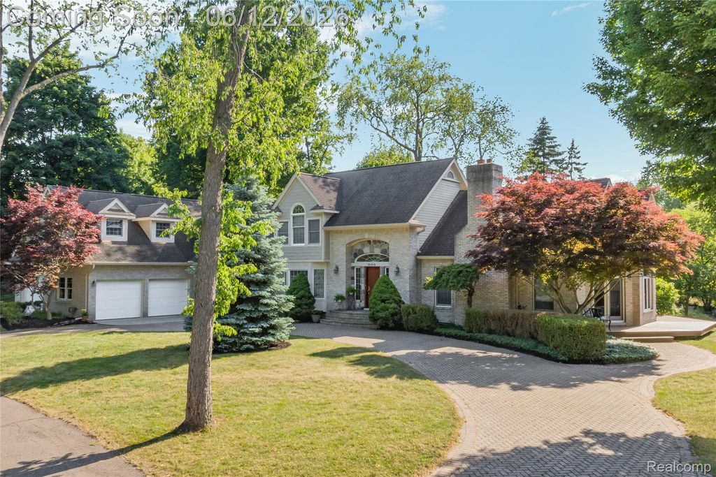 905 Spring Drive, Northville Township, MI 48167